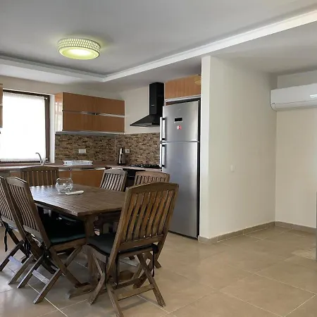 Deniz Ve Dag Manzarali 4+2 Villa Elanur Willa