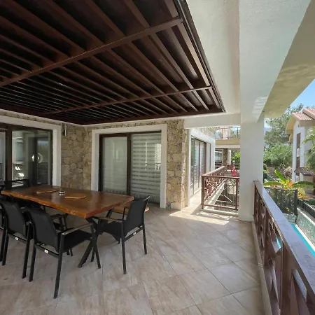 Deniz Ve Dag Manzarali 4+2 Villa Elanur Göcek