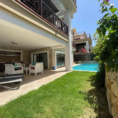 Deniz Ve Dag Manzarali 4+2 Villa Elanur