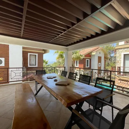 Deniz Ve Dag Manzarali 4+2 Villa Elanur * Göcek
