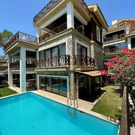 Willa Deniz Ve Dag Manzarali 4+2 Villa Elanur *