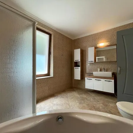 Deniz Ve Dag Manzarali 4+2 Villa Elanur * غوجيك